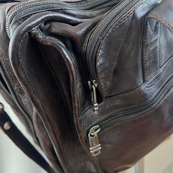 TUMI Alpha Brown Leather Soft Expandable Brief Travel Briefcase w/Shoulder Strap - Picture 4 of 16